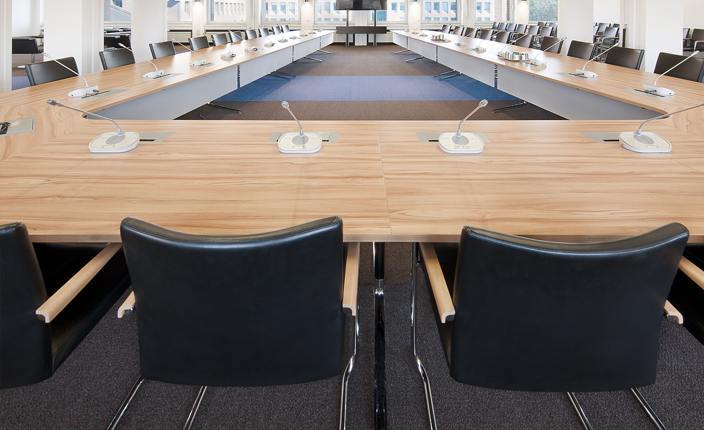 How to Choose Conference and Banquet Furniture for Large-Scale Hotels