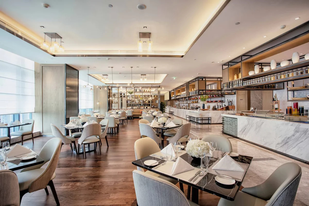 How to choose tables, chairs, and furniture for hotel dining and service areas