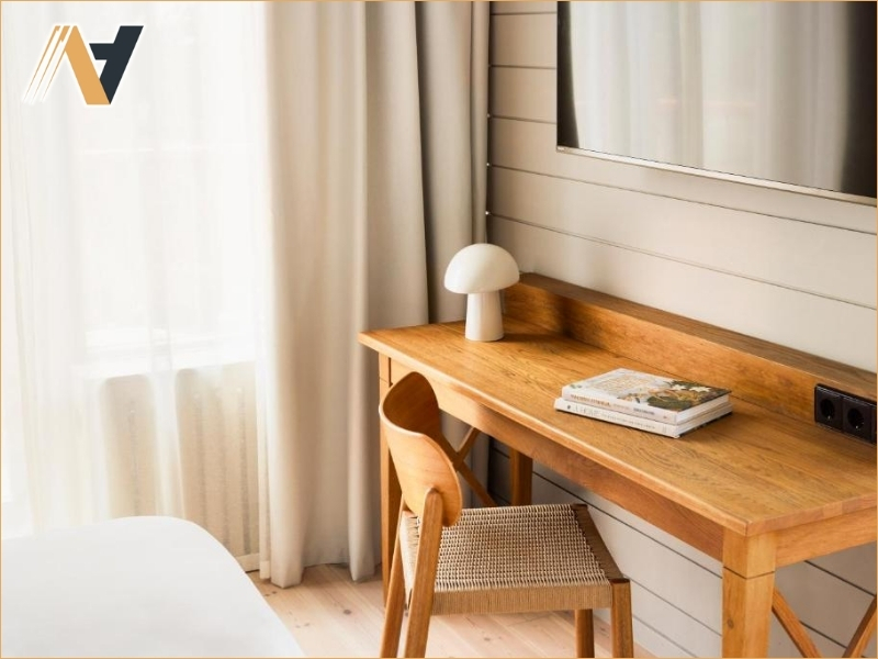 Customizing Hotel Workspaces for Business-Oriented Room Concepts