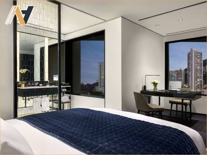 Planning the Hotel Desk Area Around Business Traveler Needs